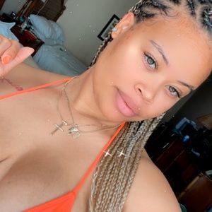 Meet your Posher, Dariana